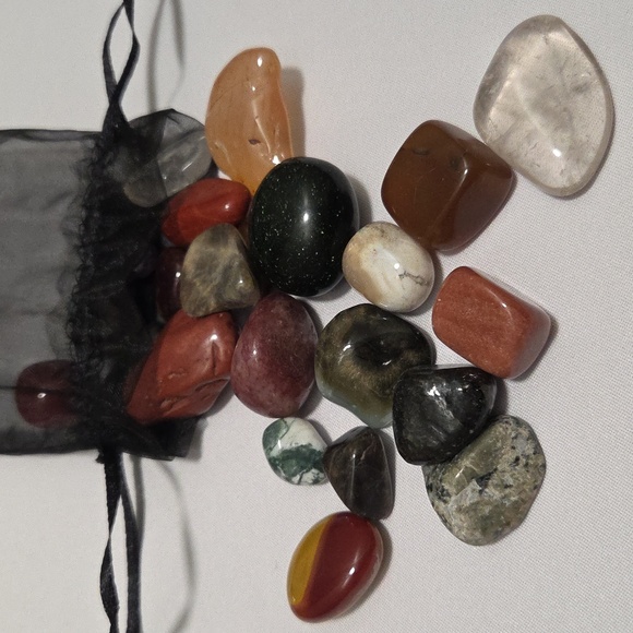 Assorted Crystals / Gemstones - Picture 2 of 6